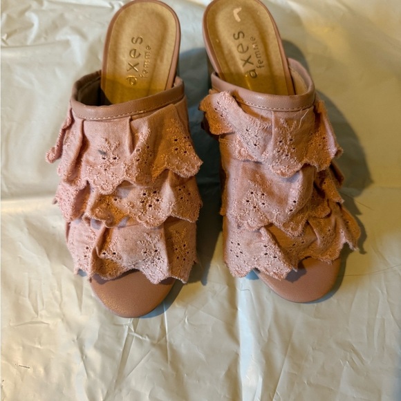 Women's Pink Ruffle Slide Sandals axes size 6 - Picture 5 of 5